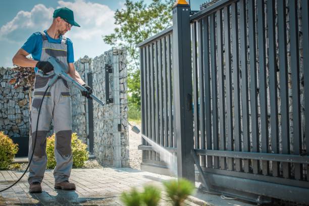 Best Spring Cleaning  in Karnes City, TX
